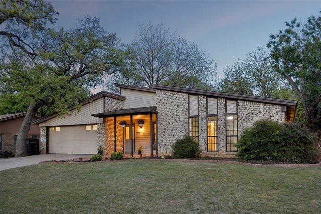 7716 Chasewood Drive, North Richland Hills, TX 76182