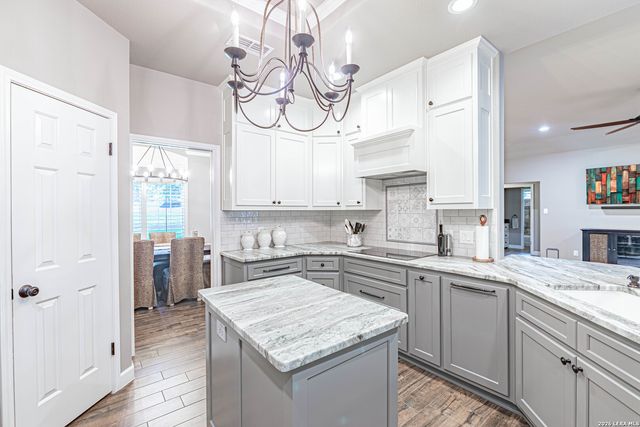 218 Deer Ridge, La Vernia, TX 78121