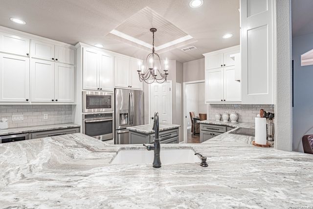 218 Deer Ridge, La Vernia, TX 78121