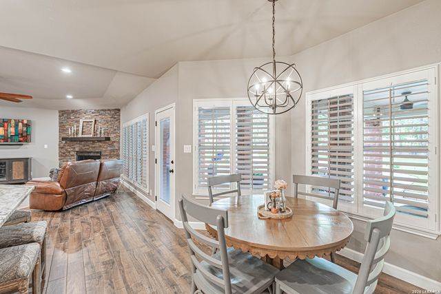 218 Deer Ridge, La Vernia, TX 78121