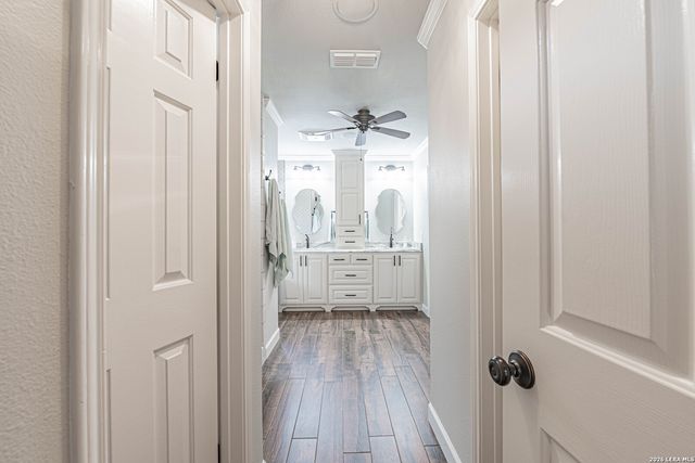 218 Deer Ridge, La Vernia, TX 78121