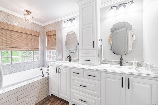 218 Deer Ridge, La Vernia, TX 78121