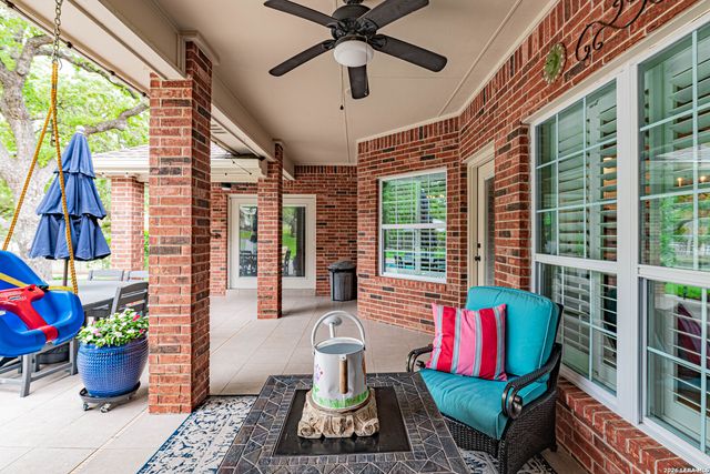 218 Deer Ridge, La Vernia, TX 78121