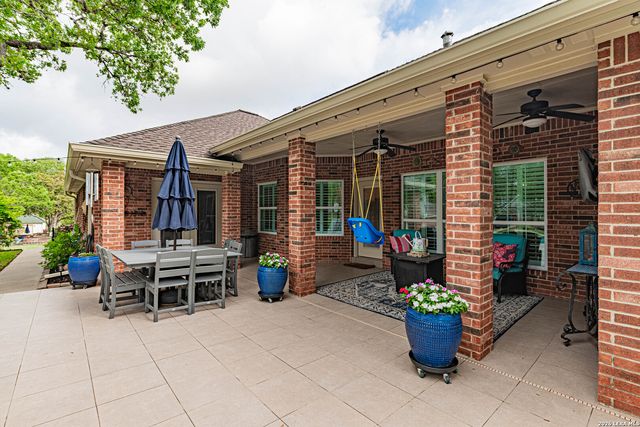 218 Deer Ridge, La Vernia, TX 78121