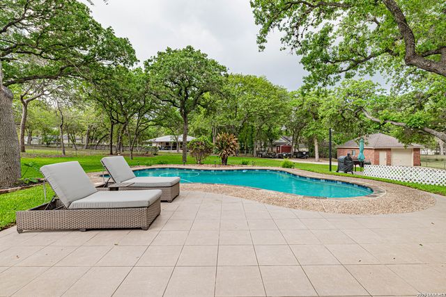 218 Deer Ridge, La Vernia, TX 78121