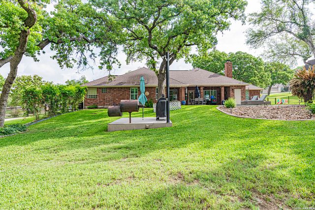 218 Deer Ridge, La Vernia, TX 78121