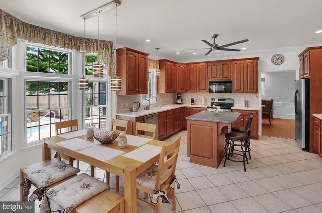 15 DERBYSHIRE DRIVE, Carlisle, PA 17015