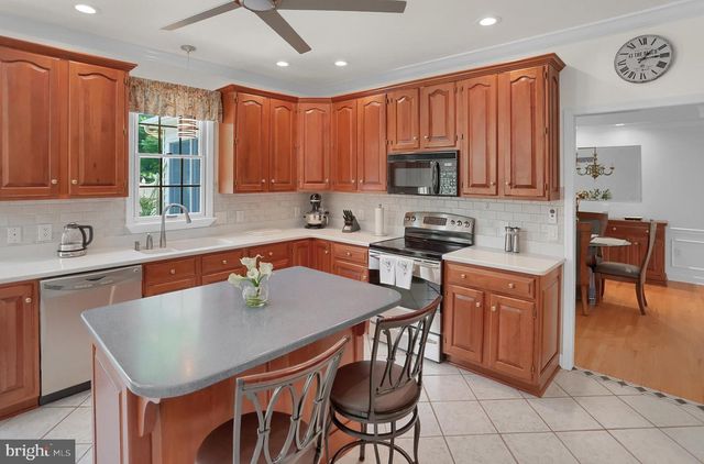 15 DERBYSHIRE DRIVE, Carlisle, PA 17015