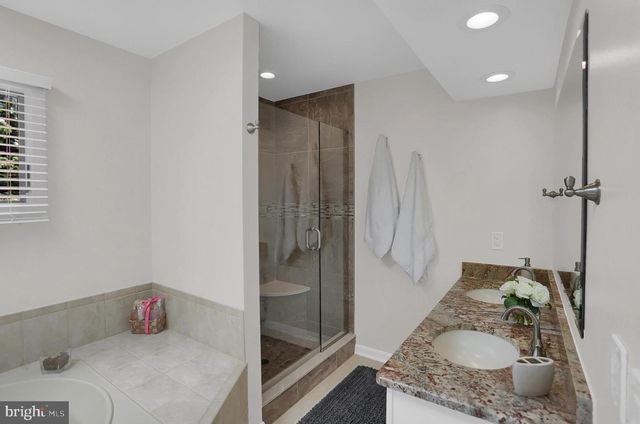 15 DERBYSHIRE DRIVE, Carlisle, PA 17015