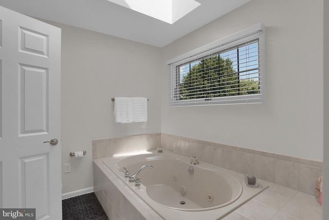 15 DERBYSHIRE DRIVE, Carlisle, PA 17015