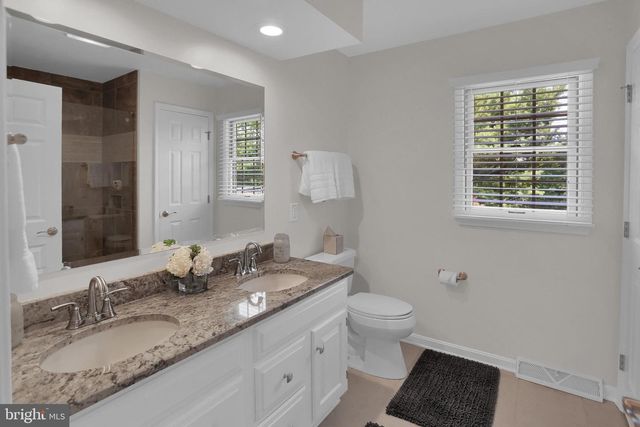 15 DERBYSHIRE DRIVE, Carlisle, PA 17015