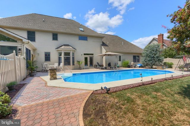 15 DERBYSHIRE DRIVE, Carlisle, PA 17015