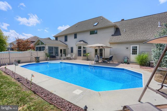 15 DERBYSHIRE DRIVE, Carlisle, PA 17015