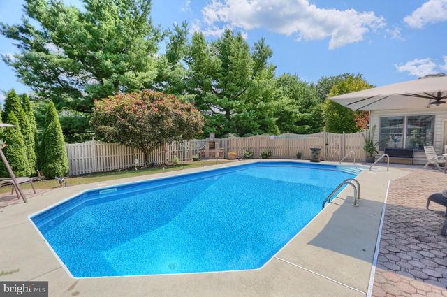 15 DERBYSHIRE DRIVE, Carlisle, PA 17015