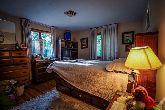 12 Hamlin Ln, Wilmington, MA 01887