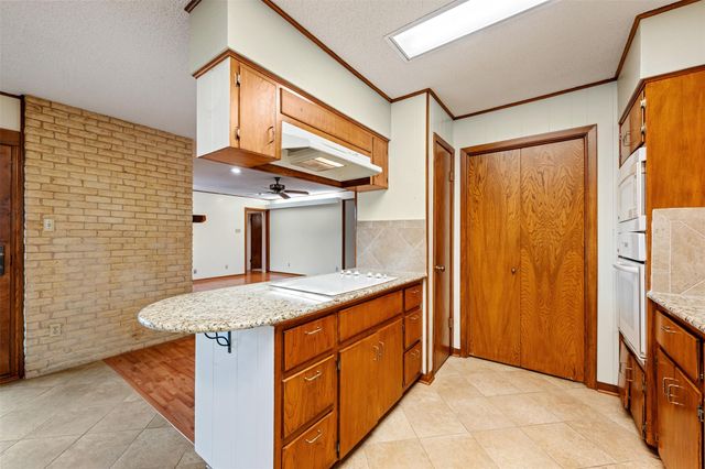 8709 Honeysuckle TRL, Austin, TX 78759