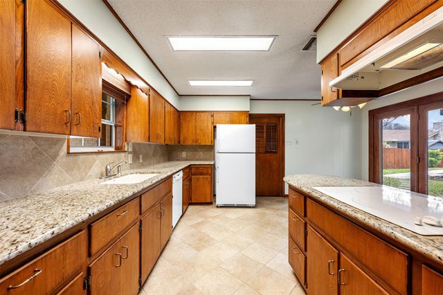 8709 Honeysuckle TRL, Austin, TX 78759