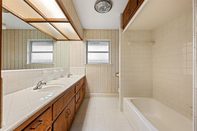 8709 Honeysuckle TRL, Austin, TX 78759