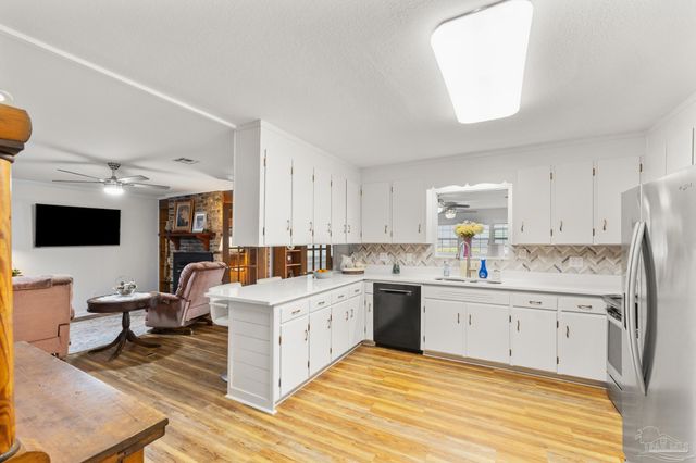 3013 Christine St, Pensacola, FL 32526