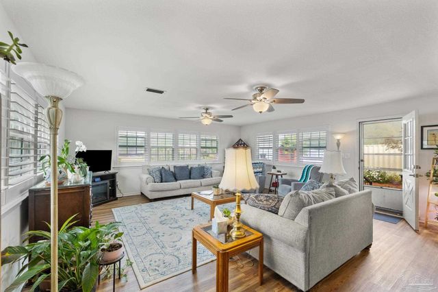 3013 Christine St, Pensacola, FL 32526