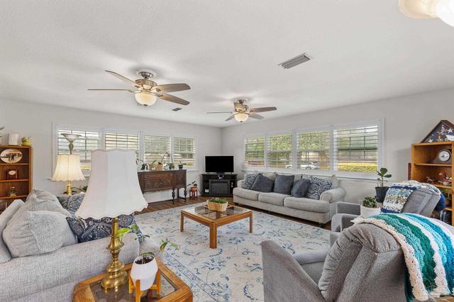 3013 Christine St, Pensacola, FL 32526