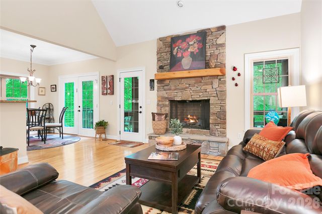 72 Tludatsi Court, Brevard, NC 28712