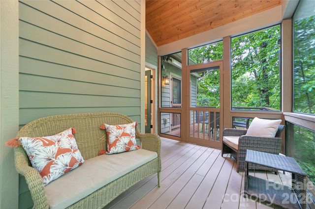 72 Tludatsi Court, Brevard, NC 28712