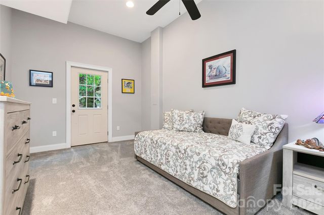 72 Tludatsi Court, Brevard, NC 28712