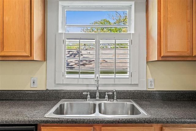 2220 Newnan Street, East Point, GA 30344