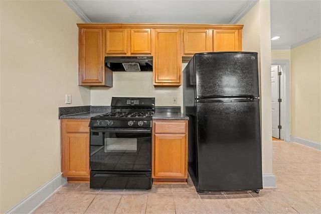 2220 Newnan Street, East Point, GA 30344