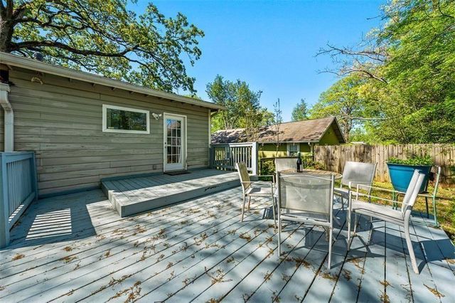 2220 Newnan Street, East Point, GA 30344