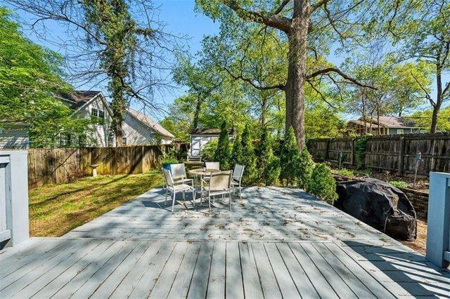 2220 Newnan Street, East Point, GA 30344