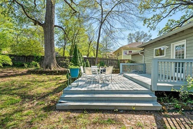 2220 Newnan Street, East Point, GA 30344