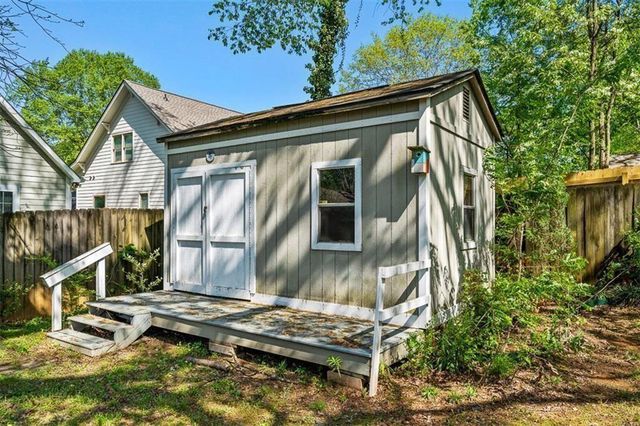 2220 Newnan Street, East Point, GA 30344