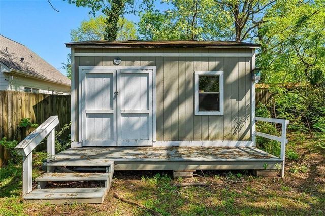 2220 Newnan Street, East Point, GA 30344