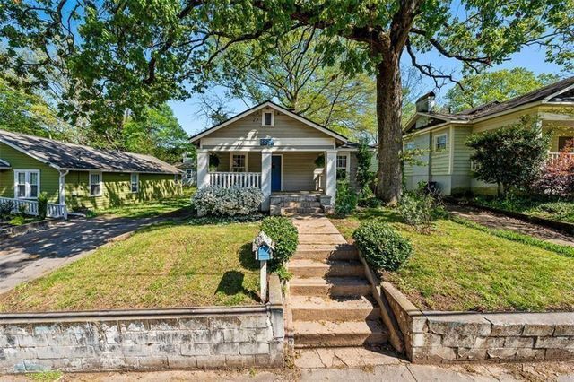 2220 Newnan Street, East Point, GA 30344
