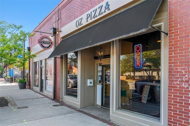 2220 Newnan Street, East Point, GA 30344