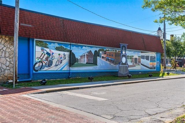 2220 Newnan Street, East Point, GA 30344