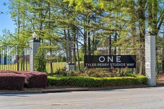 2220 Newnan Street, East Point, GA 30344