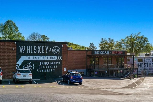 2220 Newnan Street, East Point, GA 30344