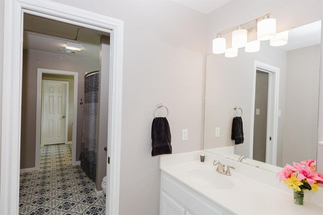 121 Lakewood TRL, Leander, TX 78641