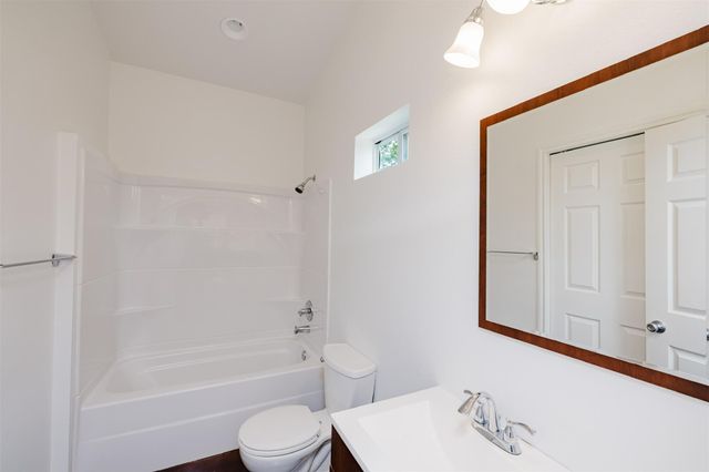 121 Lakewood TRL, Leander, TX 78641