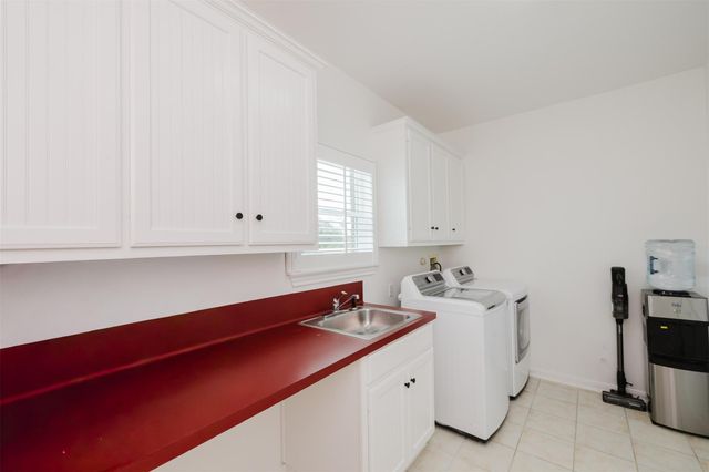 121 Lakewood TRL, Leander, TX 78641