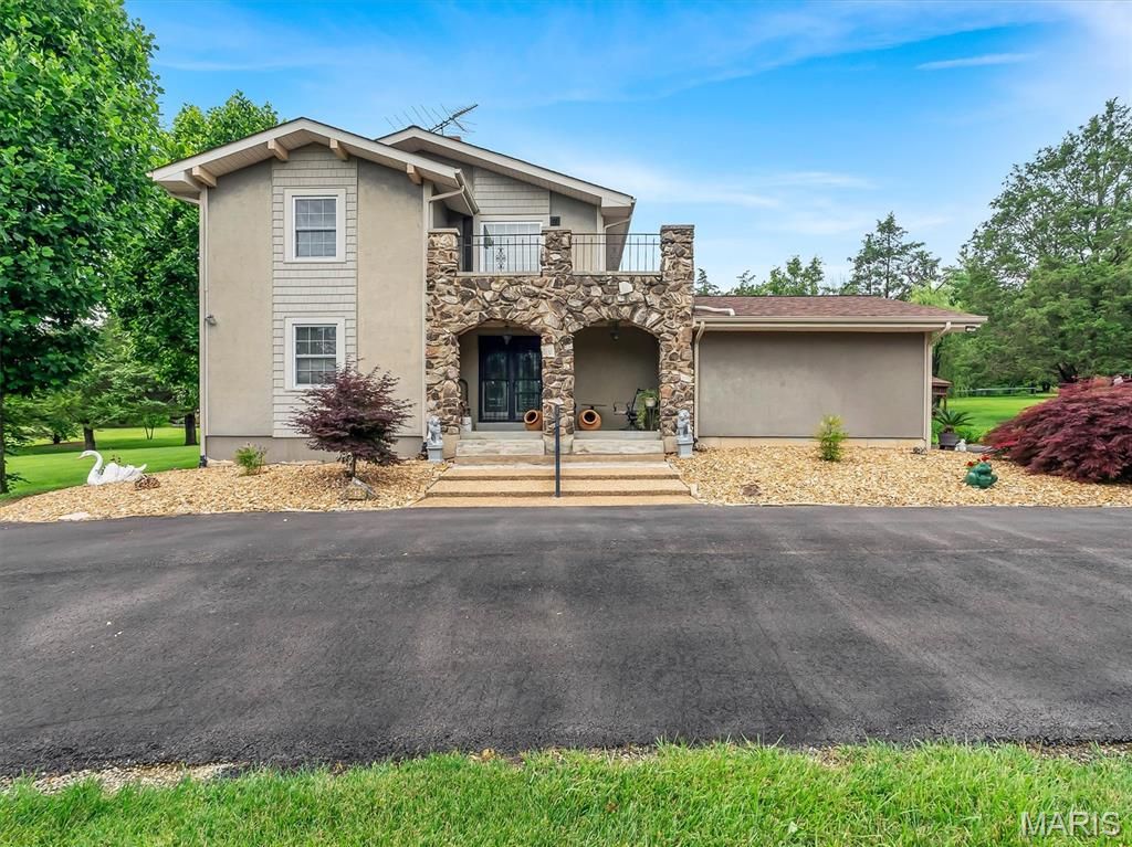 13 Heritage Drive, Villa Ridge, MO 63089