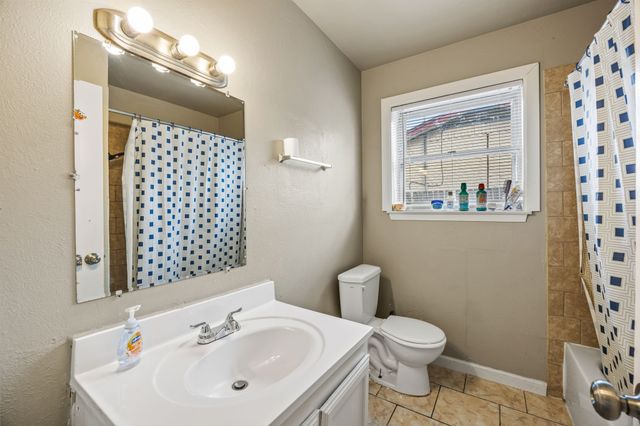 1513 Glynn Oaks Drive, Arlington, TX 76010