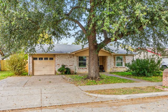 1513 Glynn Oaks Drive, Arlington, TX 76010