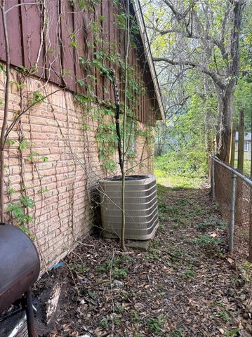 7614 Cabot Street, Houston, TX 77016