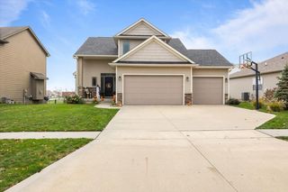1015 NW Reinhart Drive, Ankeny, IA 50023