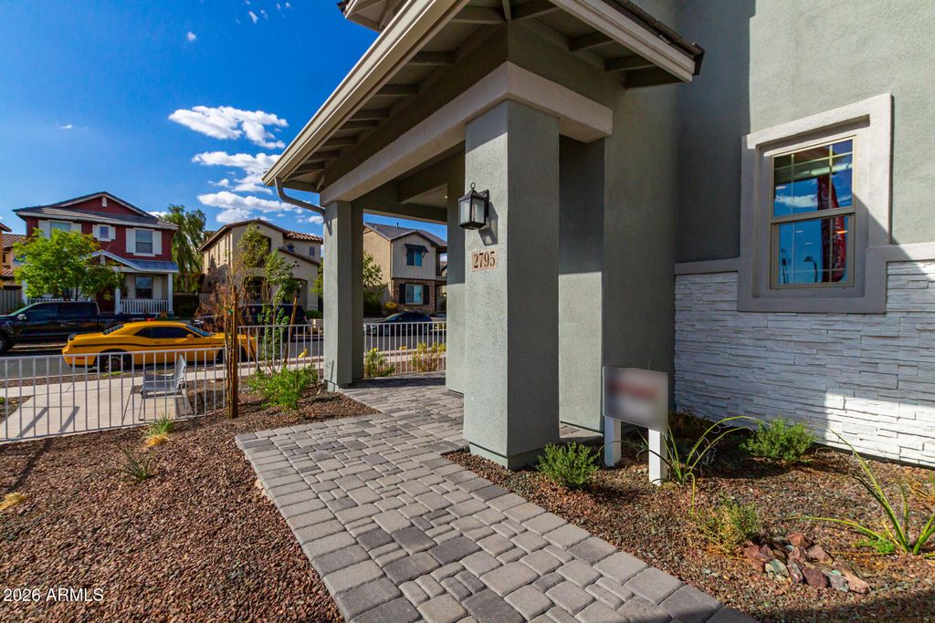 2795 N VERRADO Way, Buckeye, AZ 85396 — photo 4