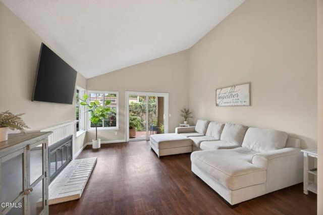3720 Via Pacifica Walk, Oxnard, CA 93035